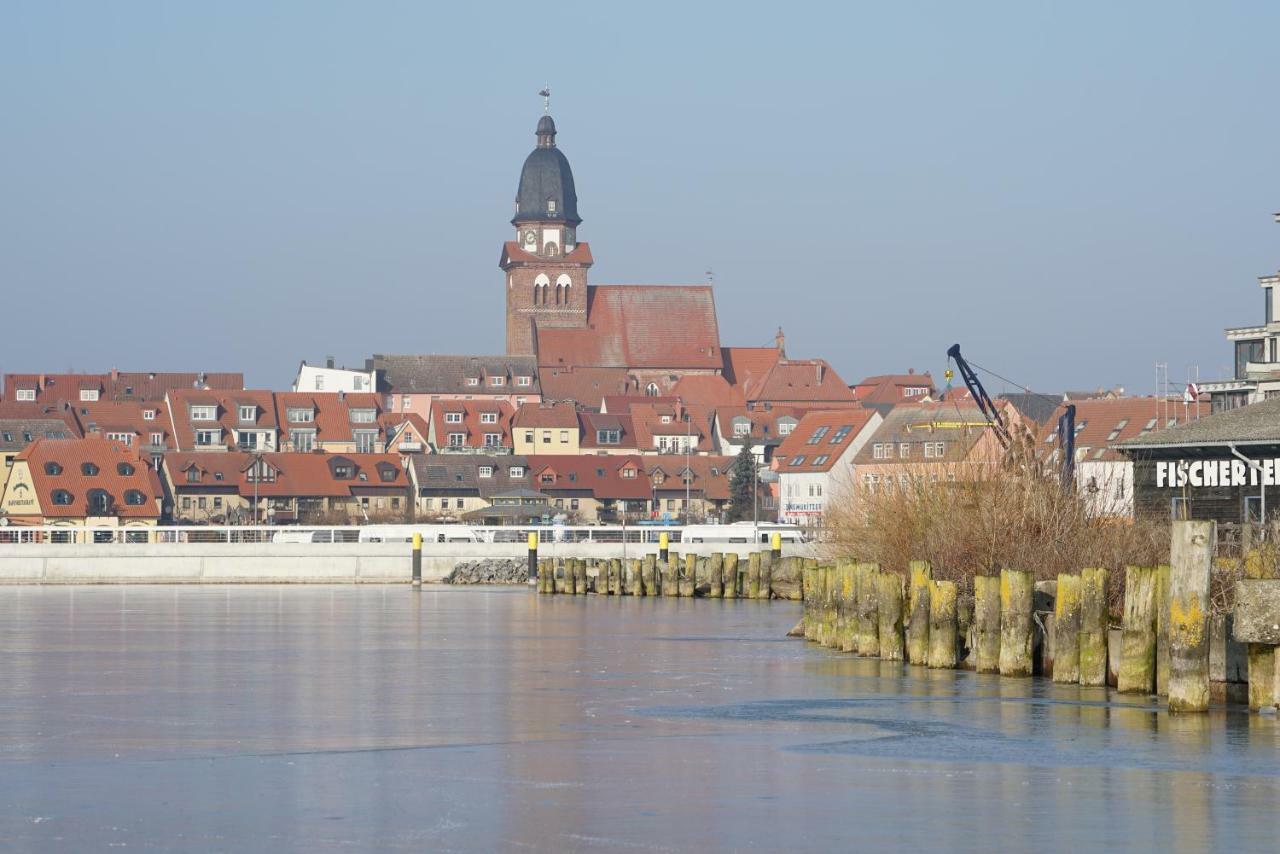 Mueritz-Brise Apartamento Waren  Exterior foto